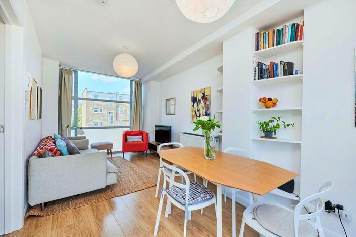 2 Bedroom Flat To Rent In Amberley Road, London, W9
