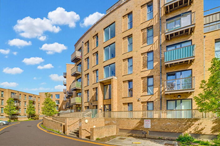 2 Bedroom Flat For Sale In Cabot Close, Croydon, CR0