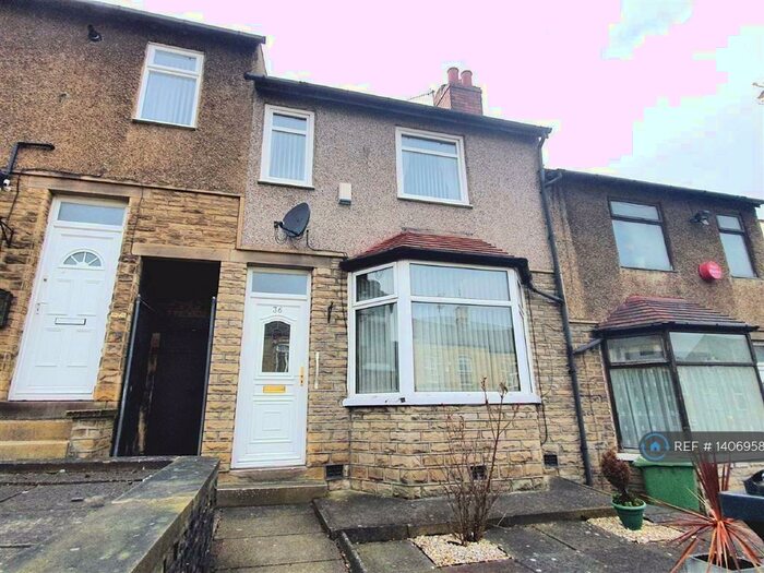 2 Bedroom Terraced House To Rent In Newsome Road, Huddersfield, HD4
