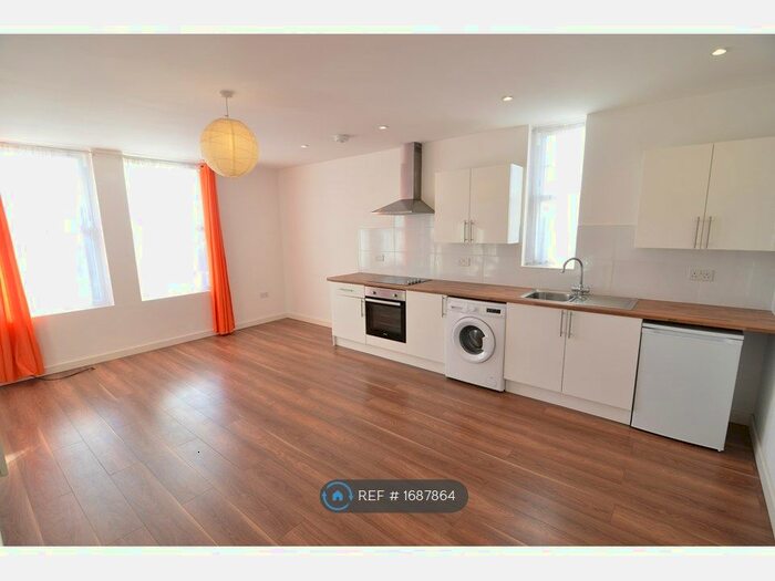 1 Bedroom Flat To Rent In Ensbury Park Apartments, Bournemouth, BH10