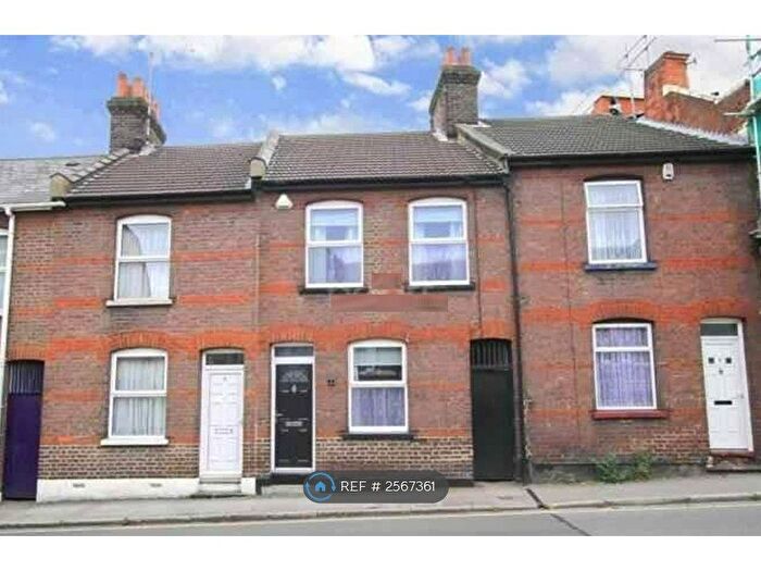 2 Bedroom Terraced House To Rent In Farley Hill, Luton, LU1