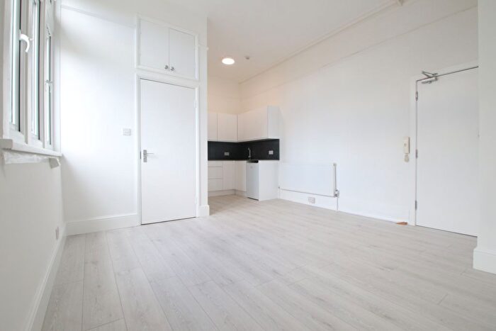 Studio To Rent In Tottenham Lane, London, N8