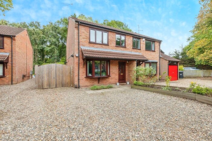 3 Bedroom Semi-detached House For Sale In Woodvale Close, Lincoln, LN6