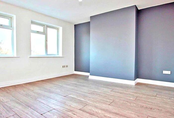 2 Bedroom Flat To Rent In Shenley Road, Borehamwood, WD6