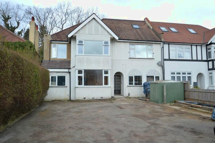 2 Bedroom Flat To Rent In Brighton Road, Coulsdon, CR5