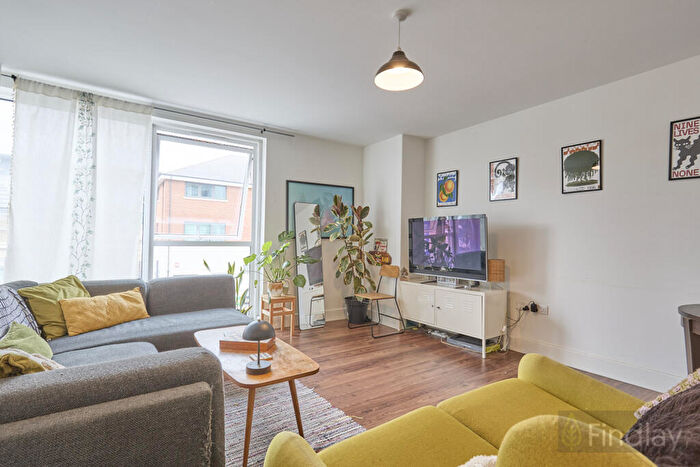 3 Bedroom Apartment For Sale In Richmond Road, London, E8