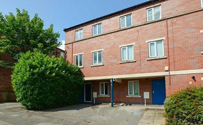 6 Bedroom End Of Terrace House To Rent In £pppw, Raleigh Street, NG7