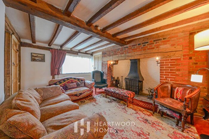 3 Bedroom Semi-Detached House For Sale In Church End, Sandridge, St. Albans, AL4