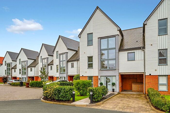 4 Bedroom Town House For Sale In Mandarin Drive, Ashford, TN24