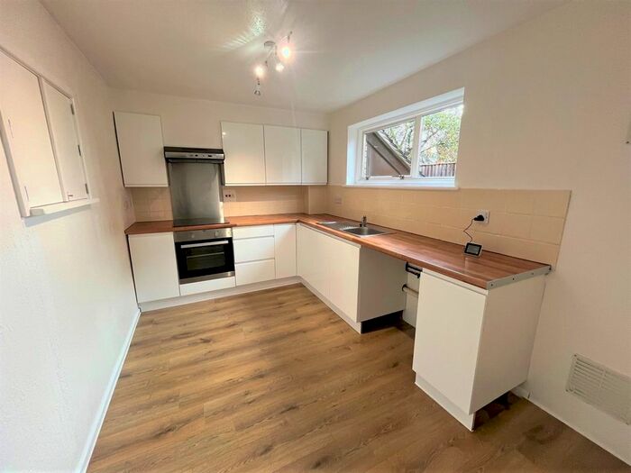 2 Bedroom Terraced House To Rent In Kilkenny Avenue, Taunton, TA2