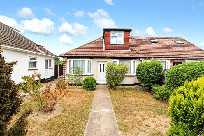 3 Bedroom Bungalow For Sale In Picketts Avenue, Leigh-on-Sea, Essex, SS9