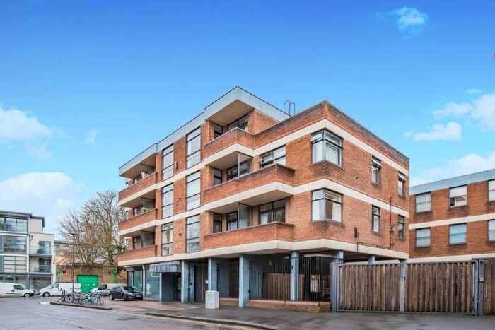 1 Bedroom Apartment To Rent In Albion Place, Central Oxford, OX1