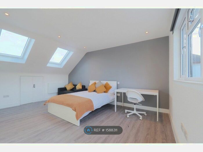 Studio To Rent In Cardinal Avenue, Borehamwood, WD6