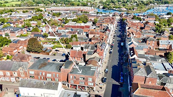 1 Bedroom Apartment For Sale In New Street, Lymington, Hampshire, SO41