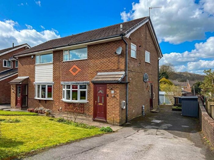 3 Bedroom Semi-Detached House For Sale In Berwick Road, Buxton, SK17
