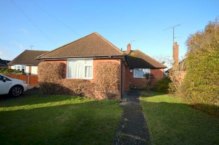 2 Bedroom Detached Bungalow To Rent In Wallace Crescent, Chelmsford, CM2