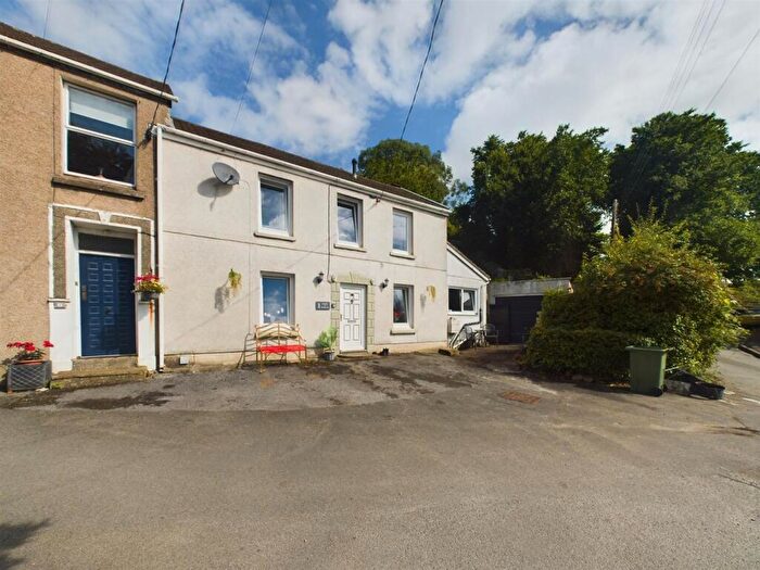 4 Bedroom Semi-Detached House For Sale In Blaen Y Berllan, Graig, Burry Port, SA16