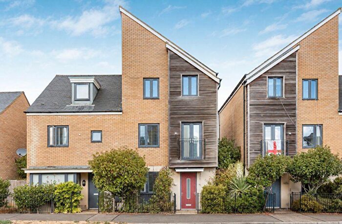 4 Bedroom Semi Detached House For Sale In Selkirk Drive, Oakridge Park, Milton Keynes, MK14