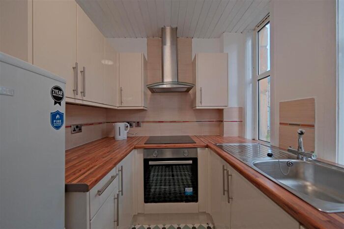 2 Bedroom Apartment To Rent In Cochran Street, Paisley, PA1