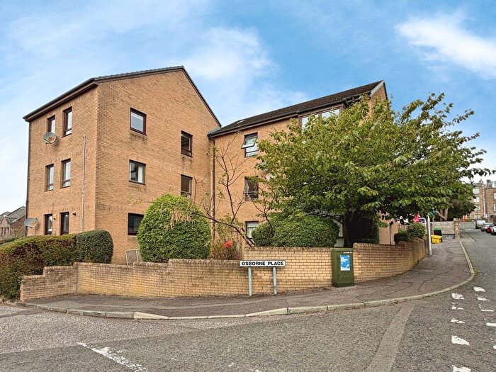 2 Bedroom Flat To Rent In Shepherds Loan, Dundee, DD2