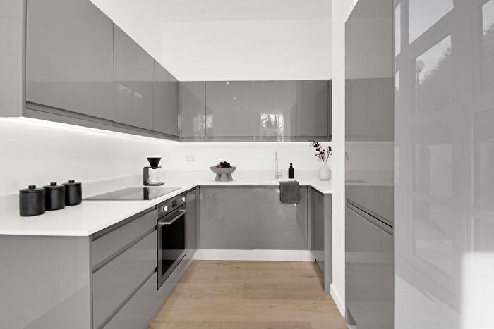 1 Bedroom Flat To Rent In **Limited Offer: £. Rent Contribution - Sunrise Parkway, Milton Keynes, MK14