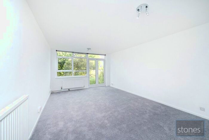 2 Bedroom Flat To Rent In High Road, Whetstone, London, N20