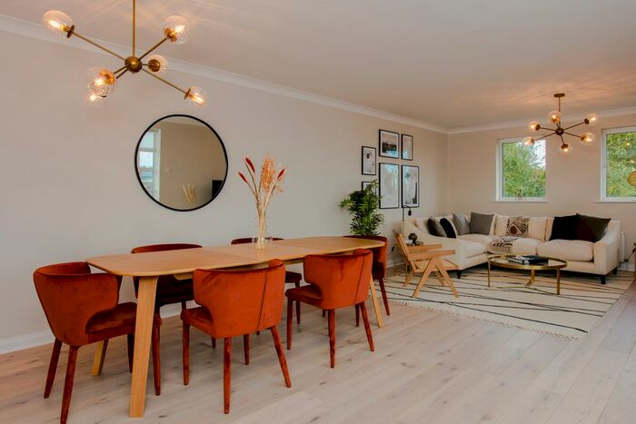 2 Bedroom Flat To Rent In Sparkford Gardens, London, N11