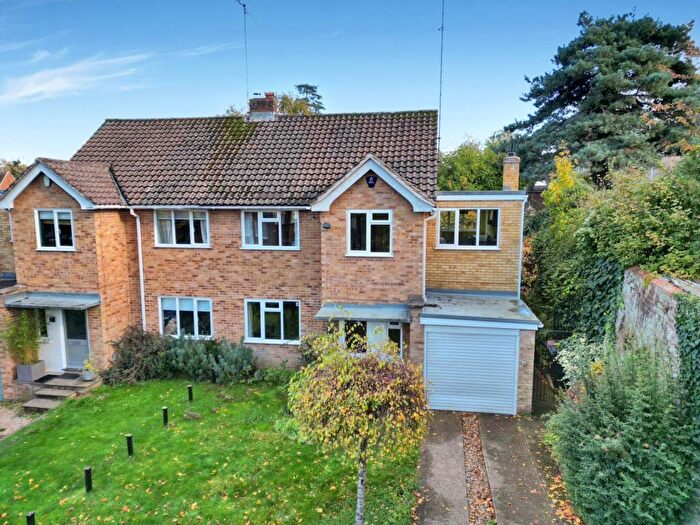 4 Bedroom Semi Detached House For Sale In The Mount, Reading, RG1