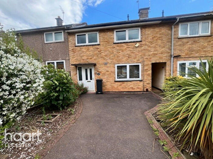 3 Bedroom Semi-Detached House To Rent In Salkeld Road, Leicester, LE2