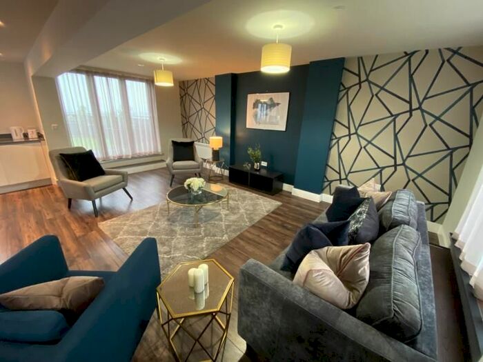 3 Bedroom Flat To Rent In Broad Street, Birmingham, B15