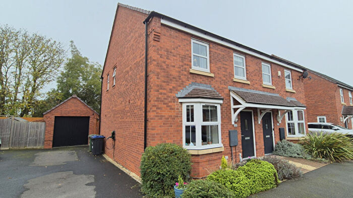 3 Bedroom Semi-Detached House For Sale In Meadow Drive, Long Itchington, CV47