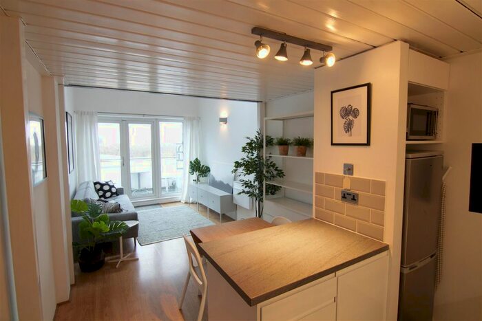 1 Bedroom Flat To Rent In Fairfield Road, London, E3