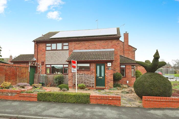 3 Bedroom Detached House For Sale In Meadow Road, Southam, CV47