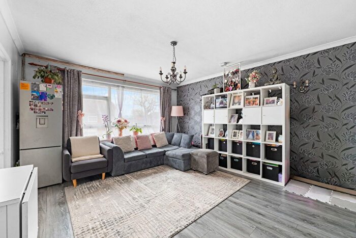 2 Bedroom Maisonette For Sale In Dane Road, Warlingham, CR6