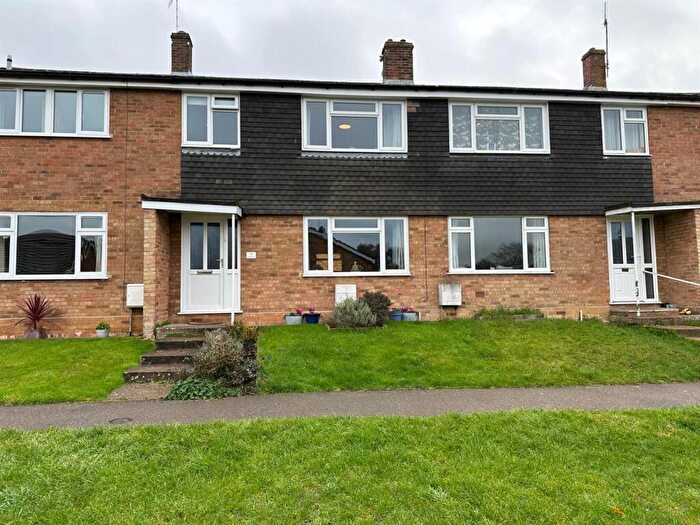 3 Bedroom Terraced House For Sale In Wayside Close, Stowmarket, IP14