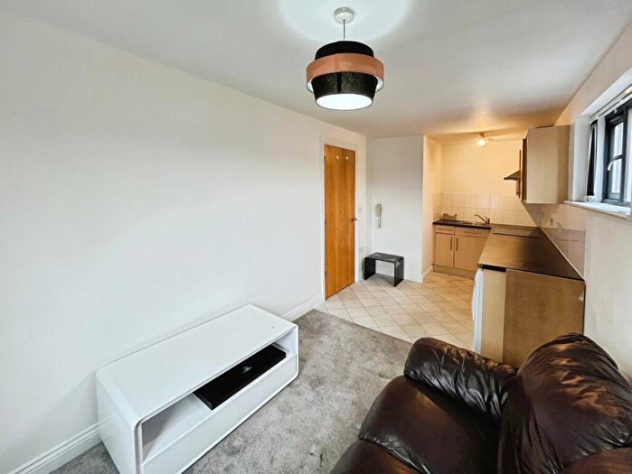 1 Bedroom Apartment To Rent In Sunderland Street, Halifax, West Yorkshire, HX1
