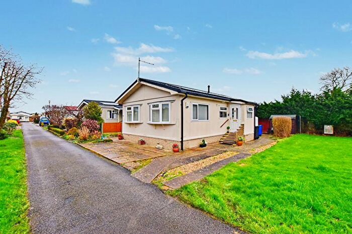 2 Bedroom Park Home For Sale In Stonecliffe Park, Prebend Lane, Welton, Lincoln, LN2