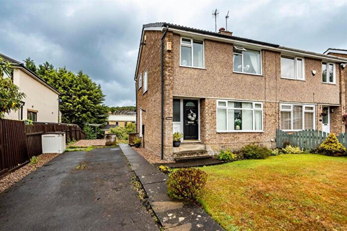 3 Bedroom Semi Detached House For Sale In Pentland Avenue, Clayton, Bradford, BD14