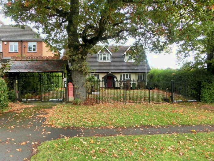 3 Bedroom Detached House For Sale In Hollywood Lane, Hollywood