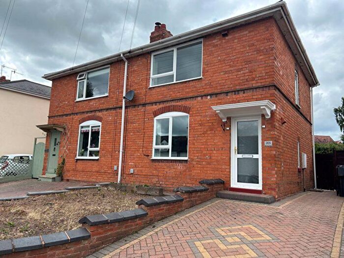 2 Bedroom Semi-Detached House To Rent In Broad Street, Bromsgrove, B61