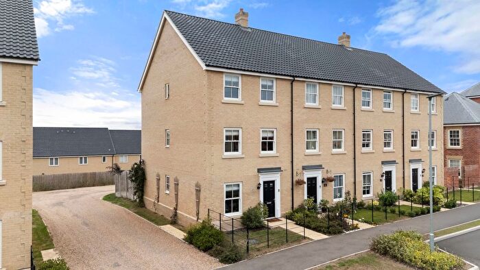 4 Bedroom Semi Detached House For Sale In Onehouse Way, Stowmarket, IP14