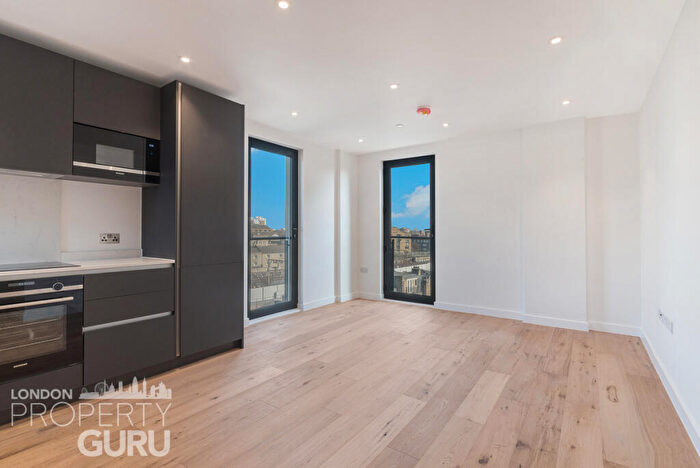 2 Bedroom Apartment To Rent In Dock Street, London, E1