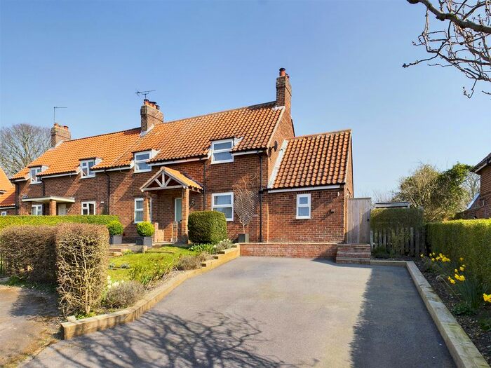 3 Bedroom Semi-Detached House For Sale In Hill Crescent, North Dalton, Driffield, YO25