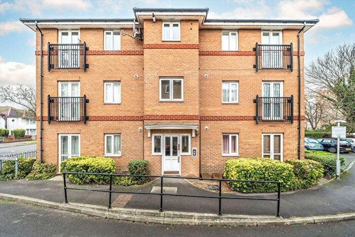 2 Bedroom Flat For Sale In Orchid Gardens, Hounslow, TW3