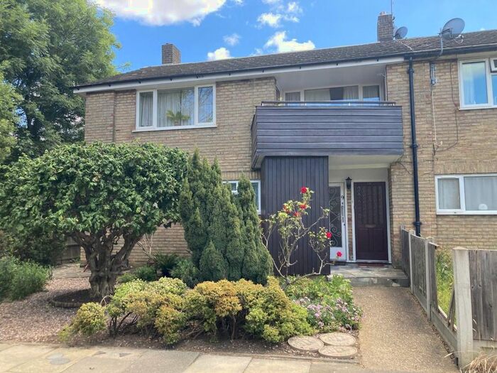 2 Bedroom Maisonette To Rent In Florence Close, Hornchurch, RM12