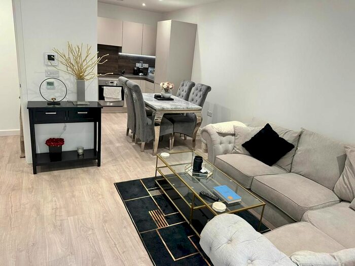 2 Bedroom Flat To Rent In Griffiths Road, London, SW19