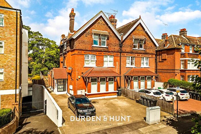 2 Bedroom Flat For Sale In Hermon Hill, London, E11