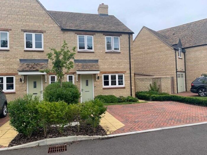 3 Bedroom Semi-Detached House To Rent In Mill Meadow, Ducklington, OX29