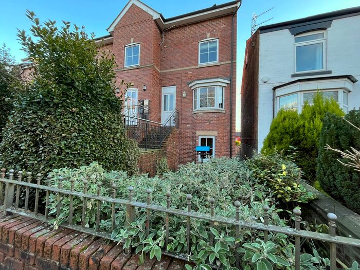 2 Bedroom Flat To Rent In Seymour Road, Astley Bridge, Bolton, BL1