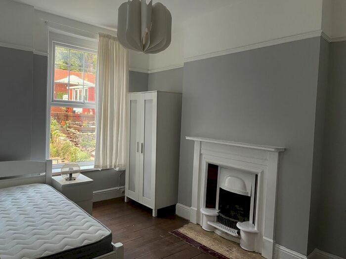 3 Bedroom Flat To Rent In King Edwards Road, Swansea, SA1